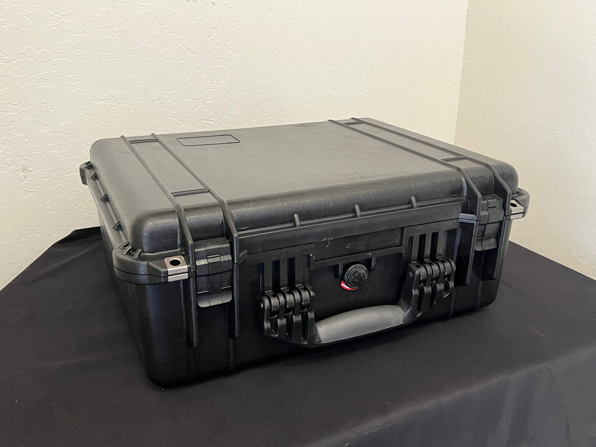 PELICAN 1550 ミディアムケース 1550 黒　PC特別仕様 割れなし Pelican 1550 Case in Black with OD Green Handles & Latches