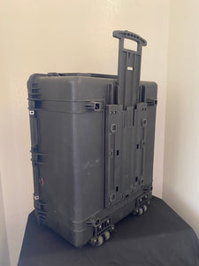 Pelican 1690 Case with Padded Divider Set! Includes FREE Shipping!